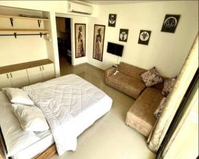 Studio Escape G Cribs